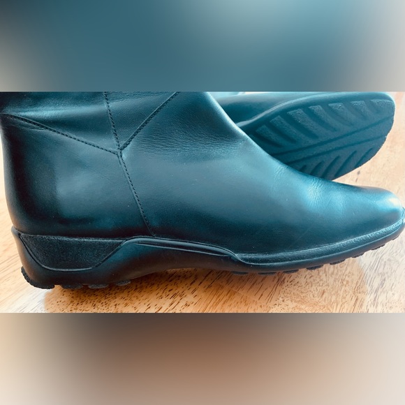 Duo Boots: Wide Calf - Picture 5 of 10